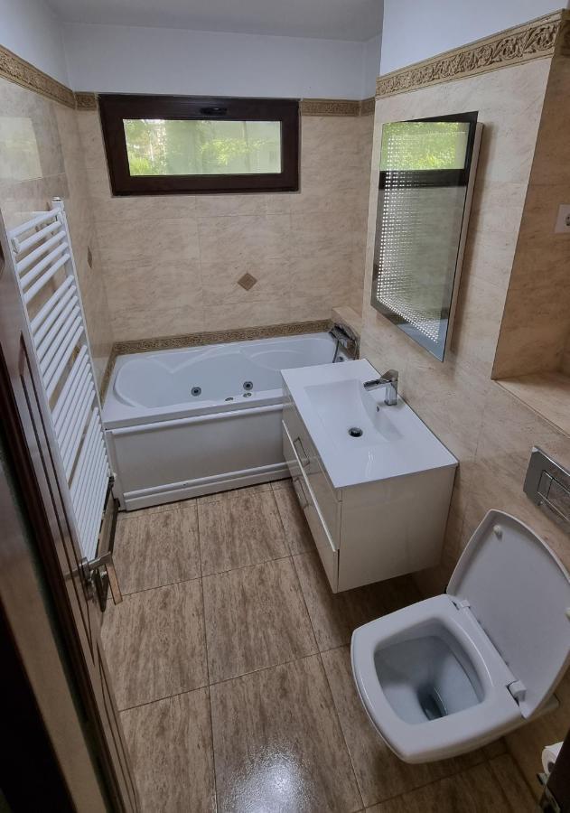 Stone Bridge Apartment ยาช ภายนอก รูปภาพ